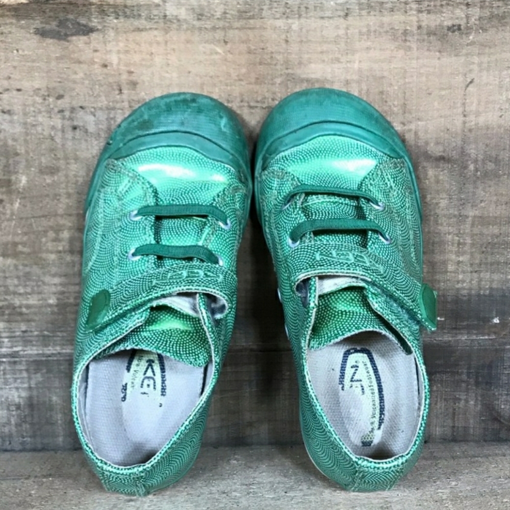 Keen Comfort Strap Sneaker Green size 12